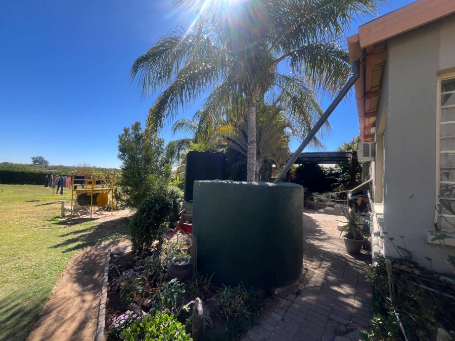 4 Bedroom Property for Sale in Kanoneiland Northern Cape